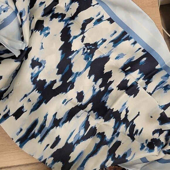 𝅺SCOOP silk scarf  - Picture 4 of 4